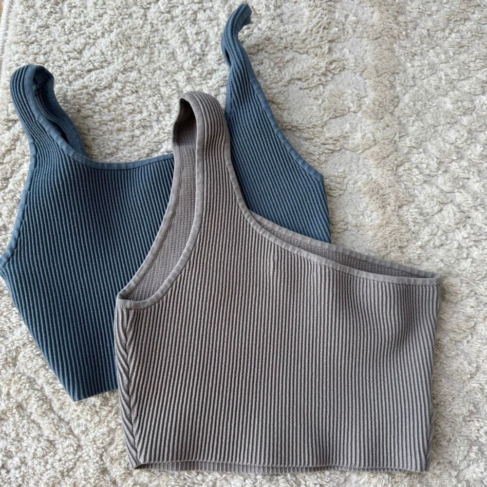 Lot of 2 Aritzia Babaton Sculpt Knit Rib One Shoulder Crop Top Size Medium